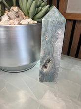 Load image into Gallery viewer, Agate Tower