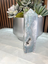 Load image into Gallery viewer, Agate Tower