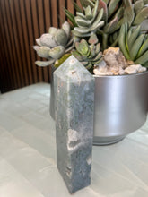 Load image into Gallery viewer, Agate Tower