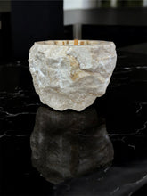 Load image into Gallery viewer, #1 Chiseled Onyx Candle – Natural Coconut & Apricot Wax