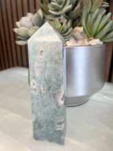 Load image into Gallery viewer, Agate Tower