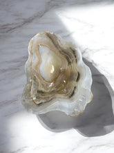 Load image into Gallery viewer, Hand-Carved Onyx Bowl — Honey, Caramel &amp; Cream Veining
