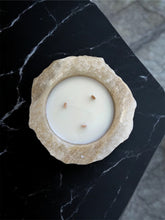 Load image into Gallery viewer, #4 Chiseled Onyx Candle – Natural Coconut &amp; Apricot Wax
