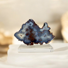 Load image into Gallery viewer, Stunning Blueish Agate
